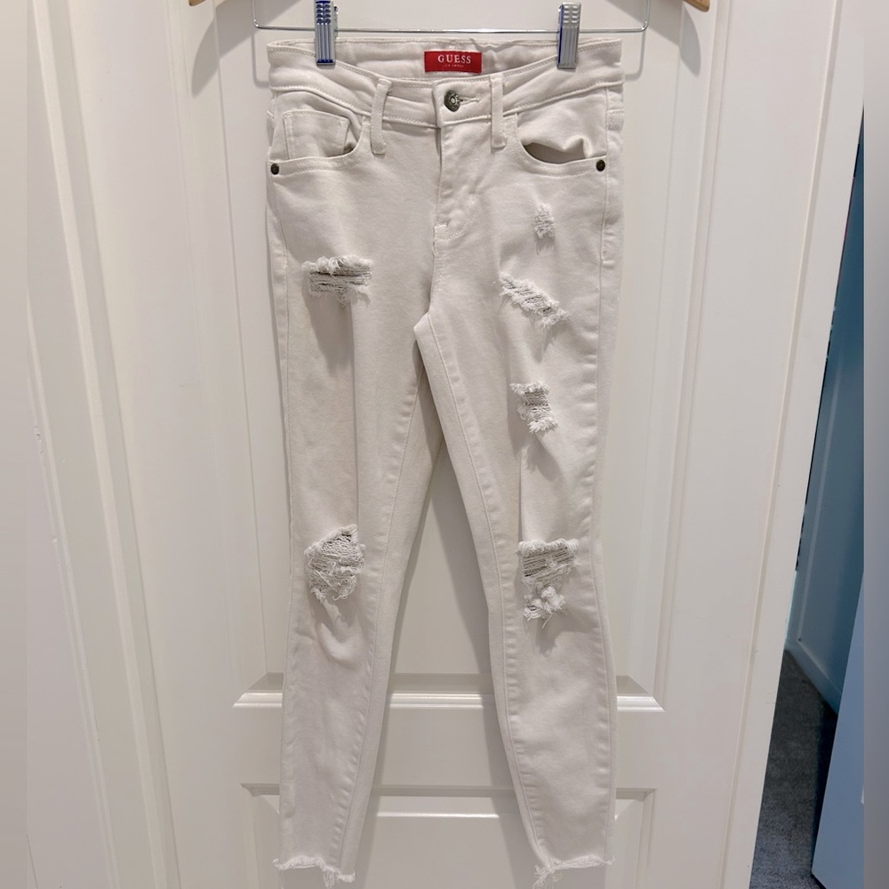Guess skinny jeans- Cream colored